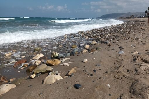 Weitblick am Strand Fasten/Fastenkur am Mittelmeer auf Kreta, Griechenland